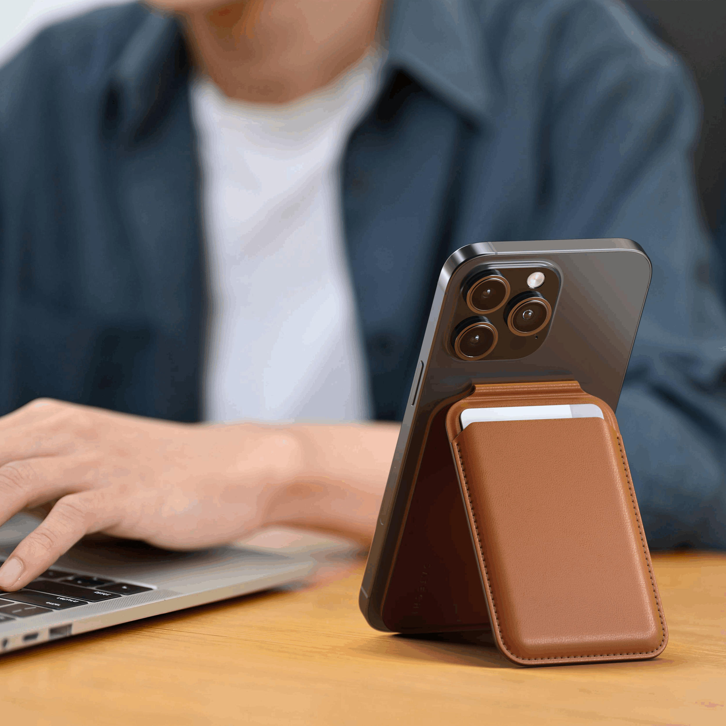 Vegan-Leather Magnetic Wallet Stand - Image 13